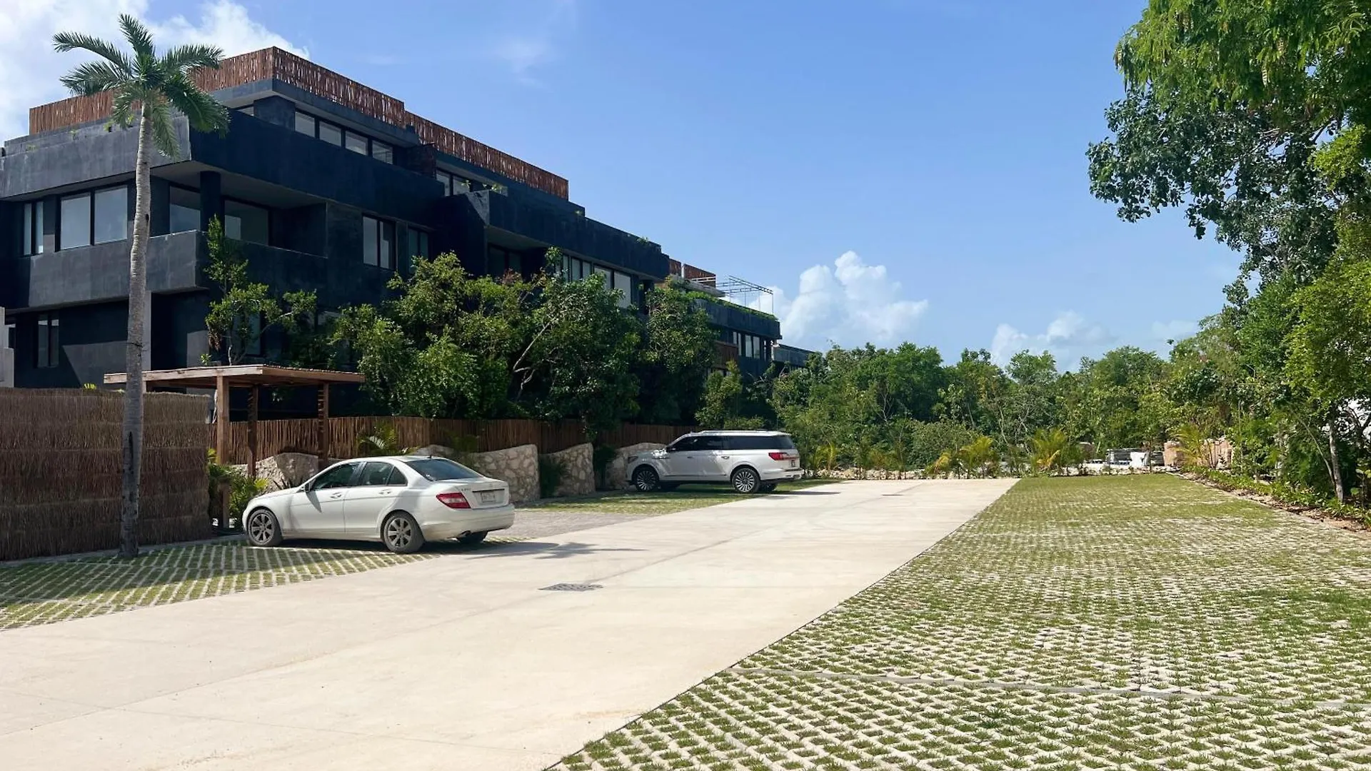Lovely 2Bedroom Apartment Serviced + Pool & Garden Tulum
