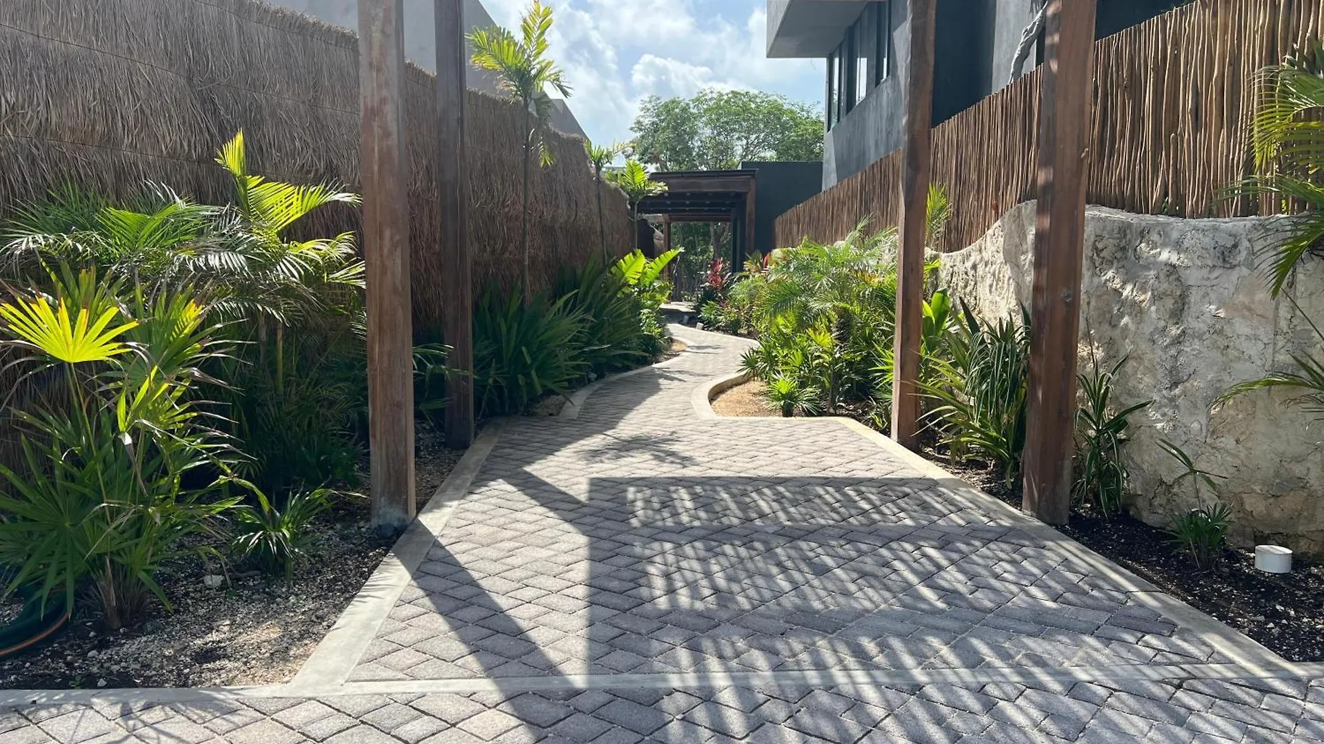 Lovely 2Bedroom Apartment Serviced + Pool & Garden Tulum