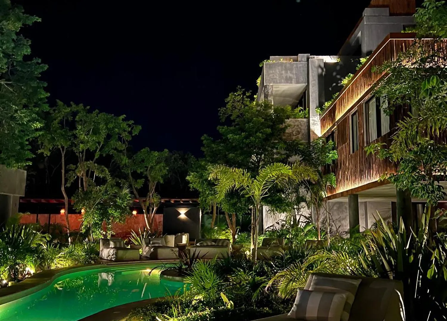 Lovely 2Bedroom Apartment Serviced + Pool & Garden Tulum