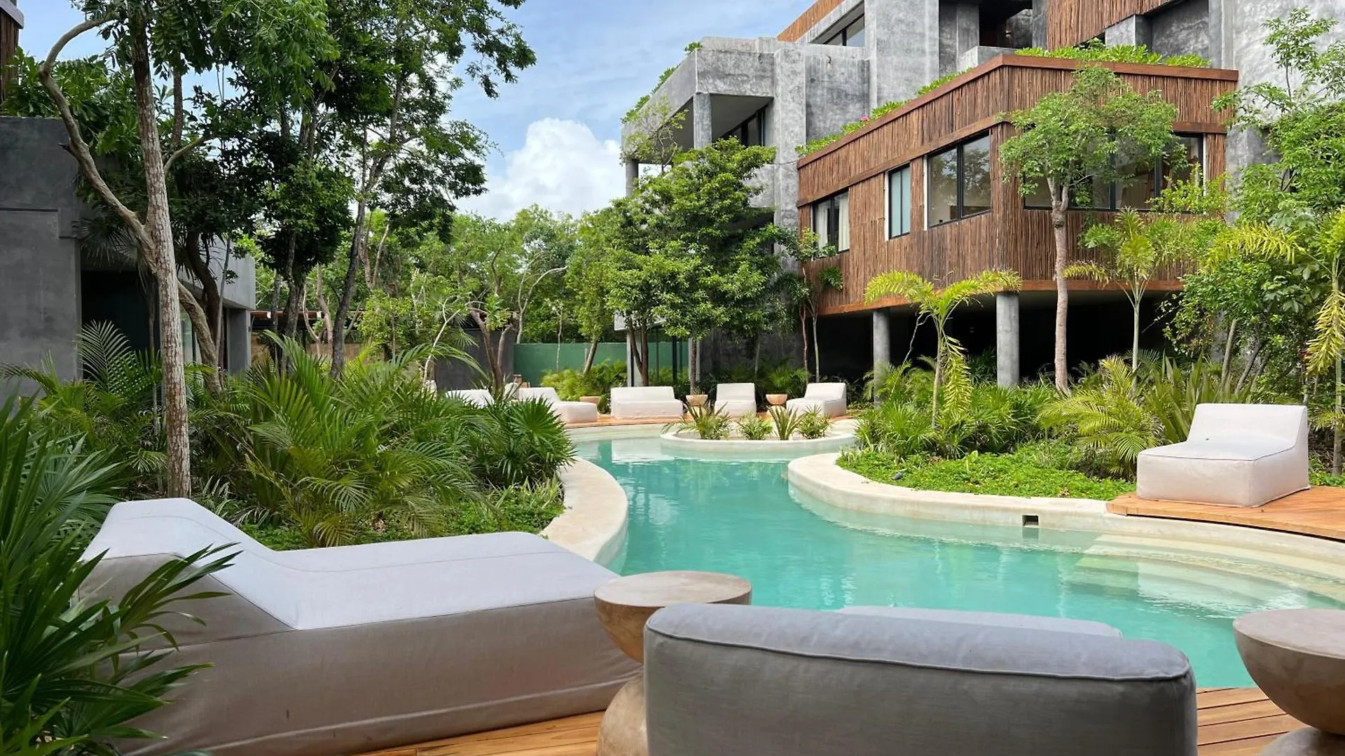 Lovely 2Bedroom Apartment Serviced + Pool & Garden Tulum Mexico